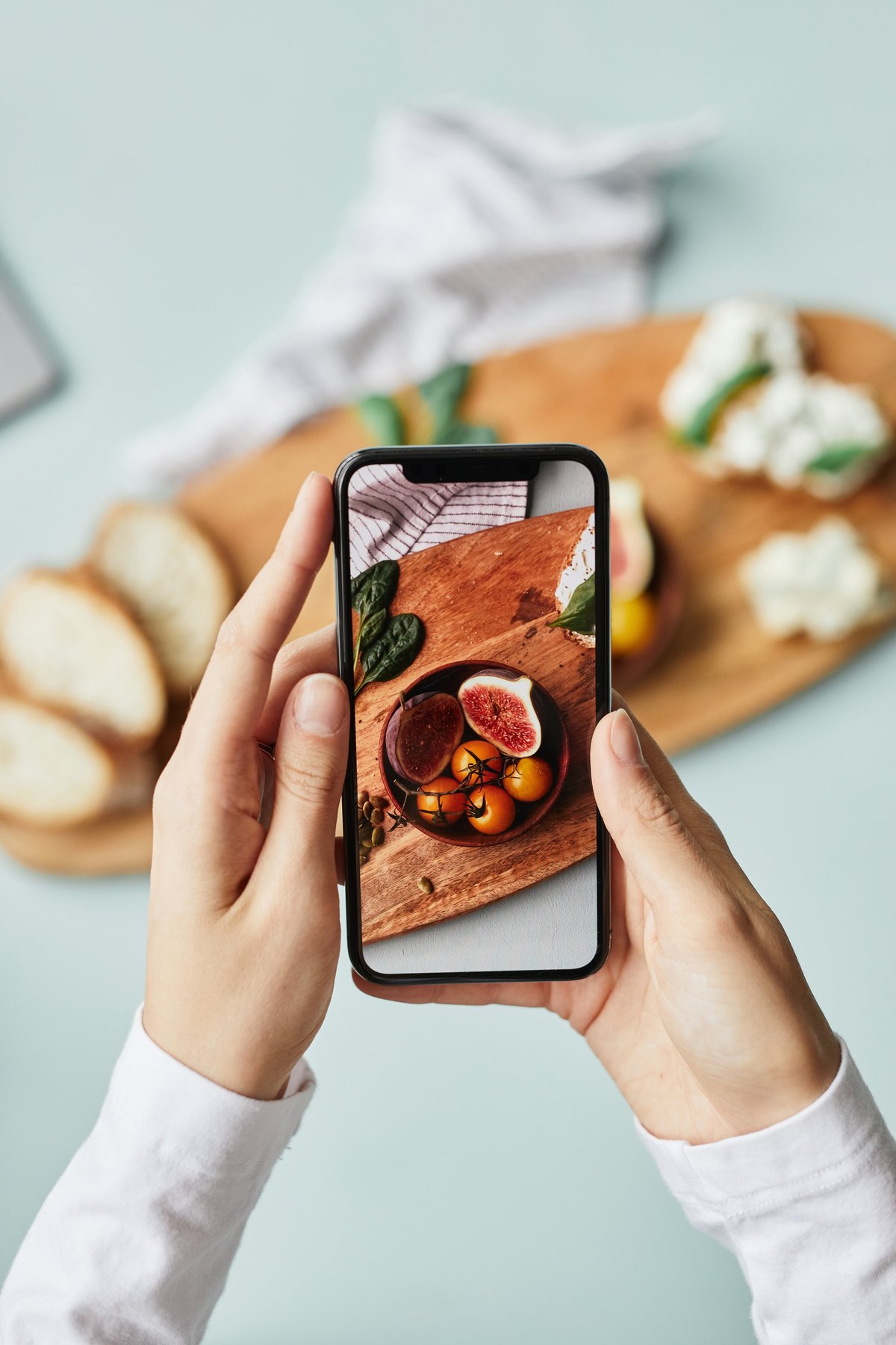 A colourful plate of food being analysed by the FO-CAL app camera